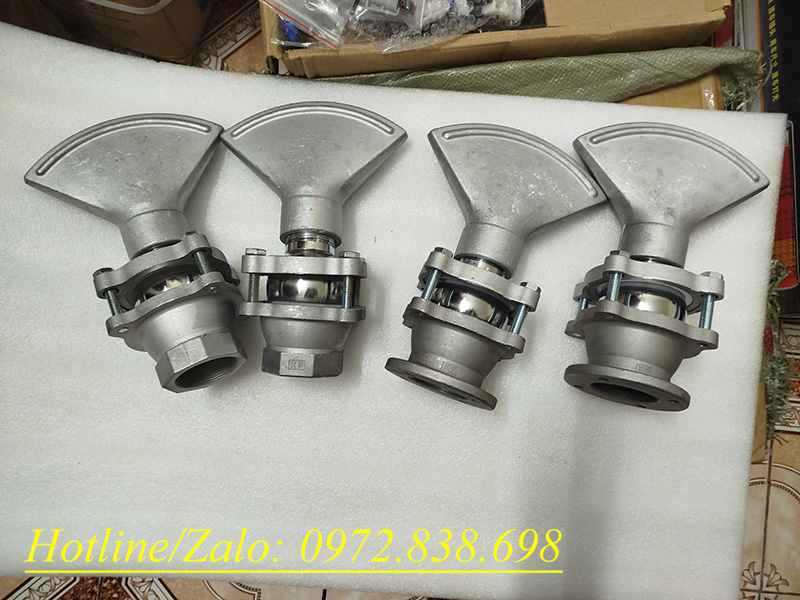 Béc mỏ vịt xe rửa đường tưới cây