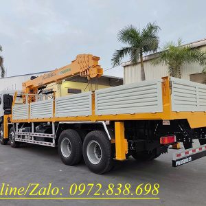 Dongfeng 4 chân gắn cẩu 12 tấn SOOSAN SCS1015LS