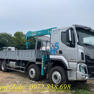 Chenglong 4 chân gắn cẩu Hyundai 5 tấn