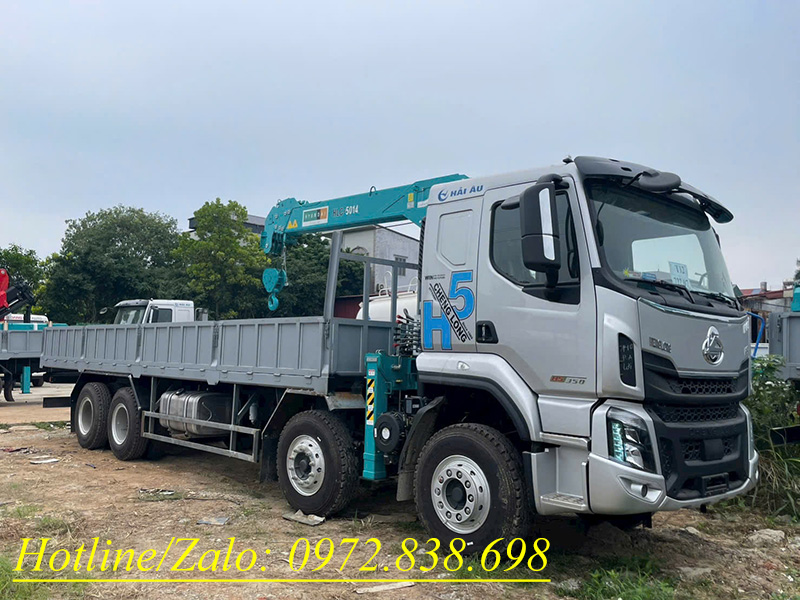 Chenglong 4 chân gắn cẩu Hyundai 5 tấn