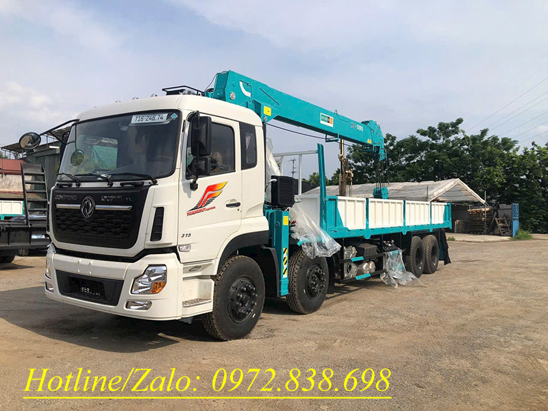 Dongfeng 4 chân gắn cẩu Hyundai 12 tấn