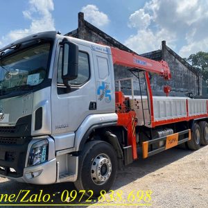 Xe 3 chân Chenglong H5 gắn cẩu Kanglim 8 tấn