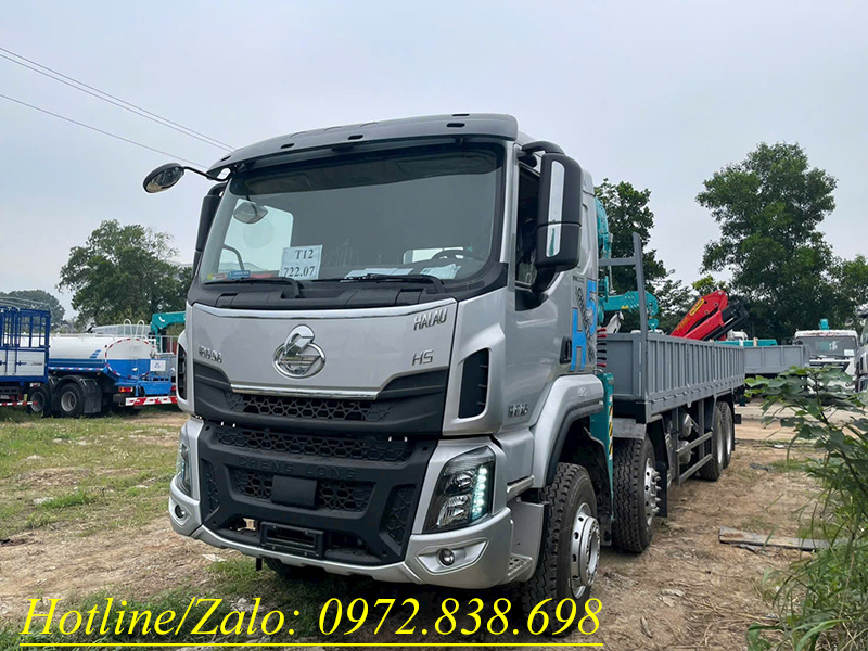 Xe 4 chân Chenglong gắn cẩu Hyundai 5 tấn