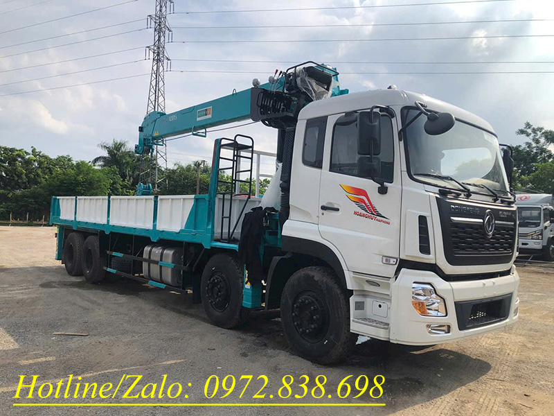 Xe 4 chân Dongfeng gắn cẩu Hyundai 12 tấn