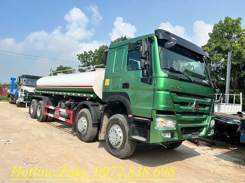 Xe phun nước rửa đường Howo 17 khối
