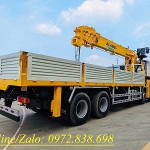 Xe tải Dongfeng 4 chân gắn cẩu Soosan 15 tấn