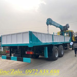 Xe 3 chân Dongfeng gắn cẩu Hyundai 8 tấn