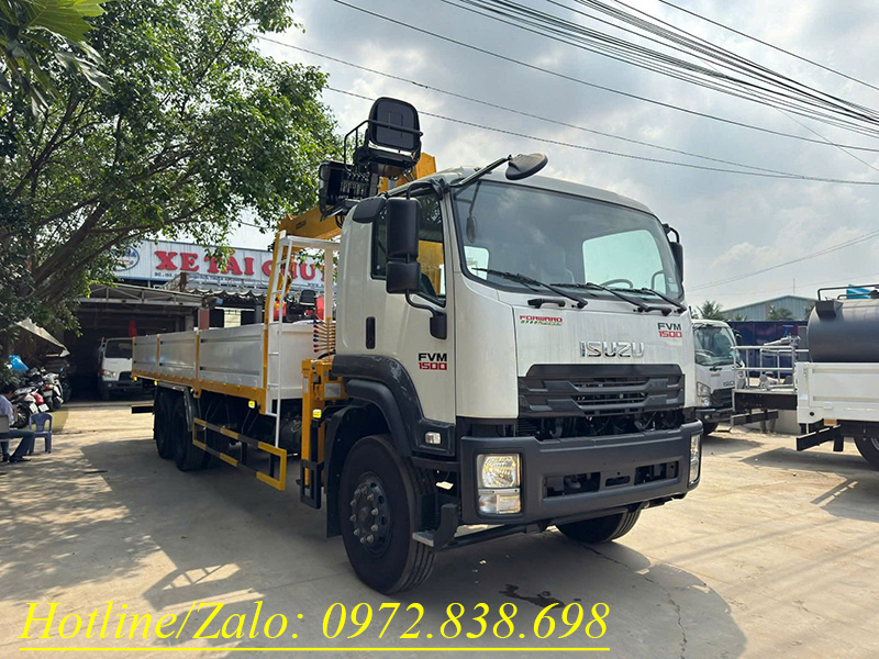 Xe ISUZU FVM gắn cẩu Soosan 8 tấn