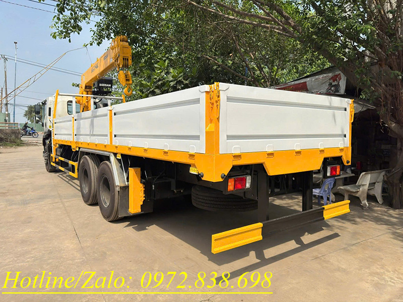 Xe tải Isuzu gắn cẩu Soosan 8 tấn