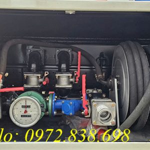 Xe bồn chở xăng dầu Howo 5 khối có bơm cấp lẻ